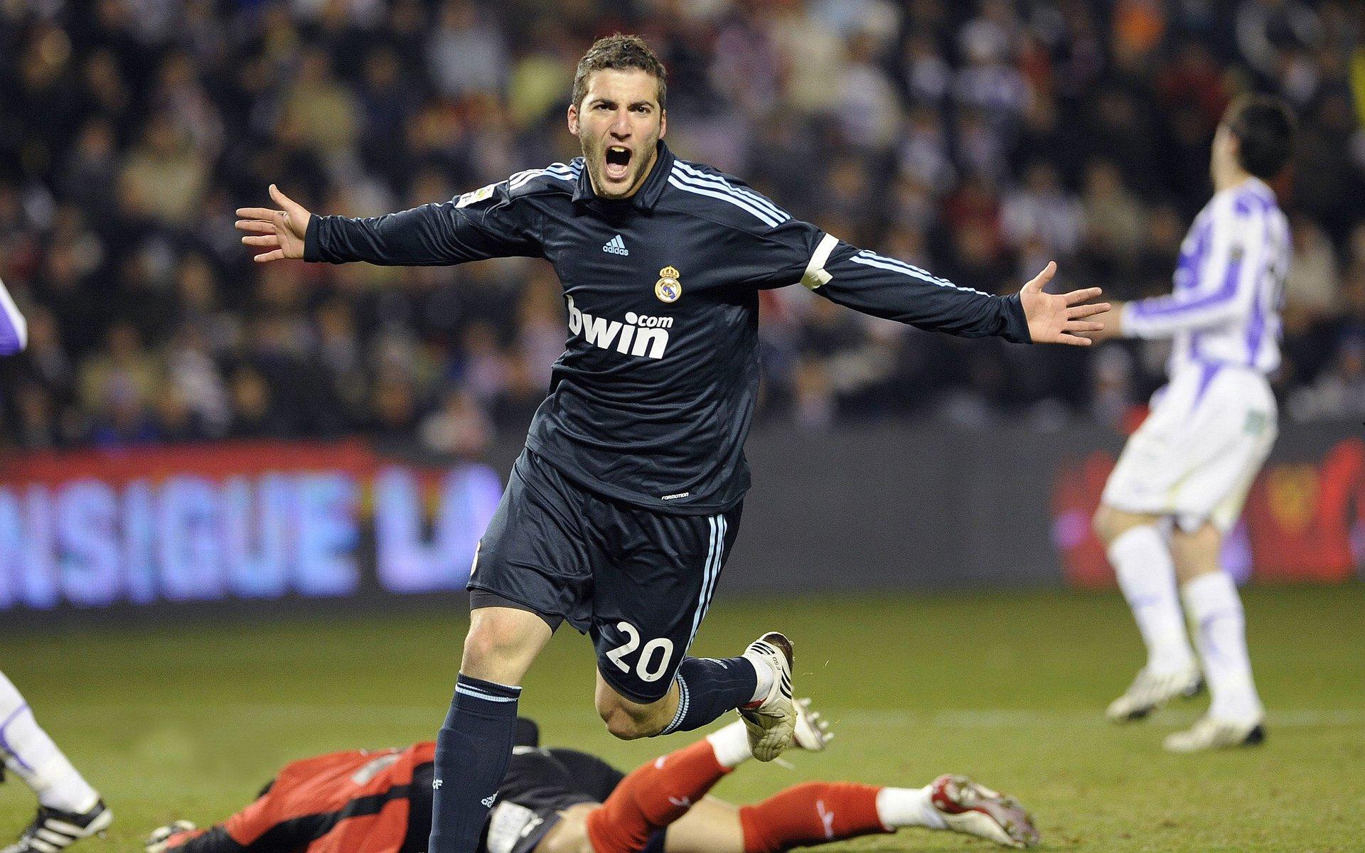 马雷斯卡盛赞查洛巴，回归即巅峰，世俱杯决赛表现堪称顶级