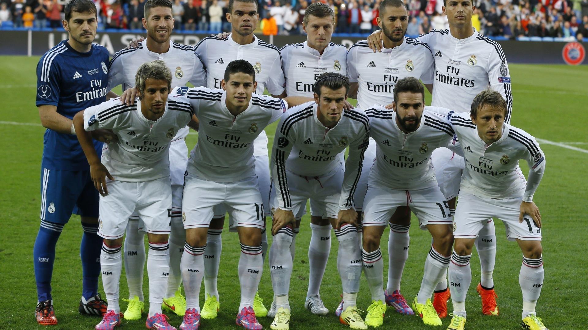 塔帅直面顶级叩问，阿森纳欧冠奖杯室空白，拜仁六冠是标杆